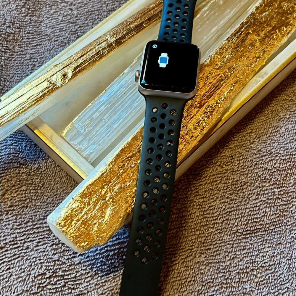 Apple Watch Series 2 Nike+ 42mm Large Case – Excellent Condition, Minimal Use